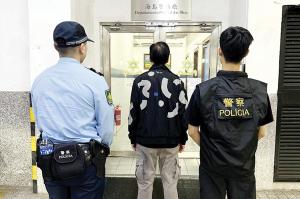 Police nab HK man, mainlander for theft-by-finding