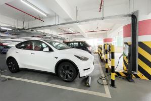 E-car charging fees lowered by 10.2-24.4 pct