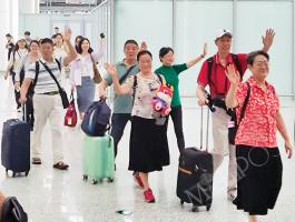 Macau welcomes 1st multiple-round-trip Hengqin-Macau tour group 