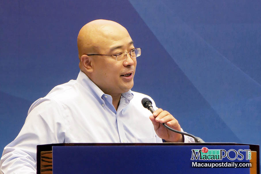 Scholar urges local youths  to befriend mainlanders