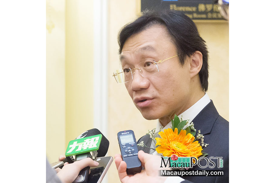 Building near lighthouse to remain at current height: official 