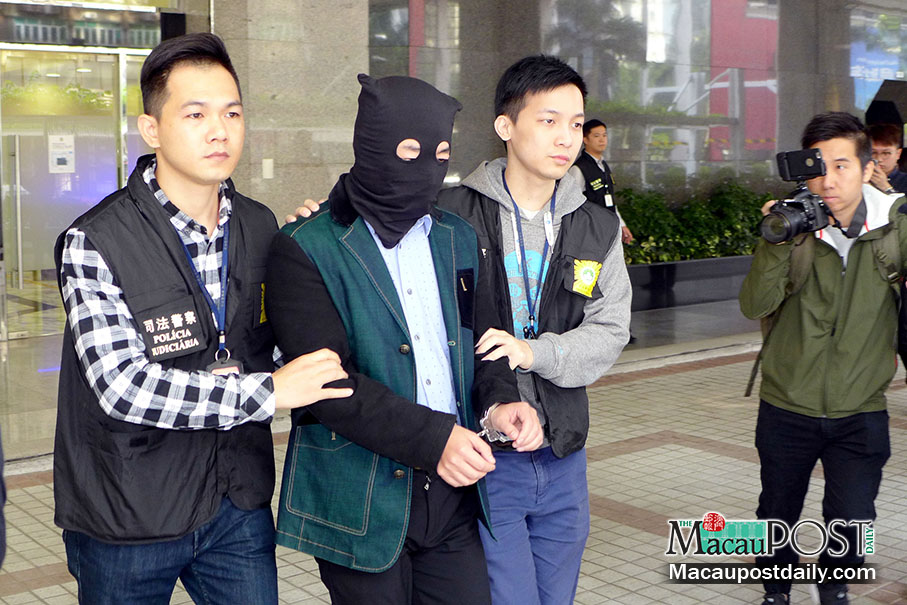 Senior customs officer nabbed for credit card fraud: police