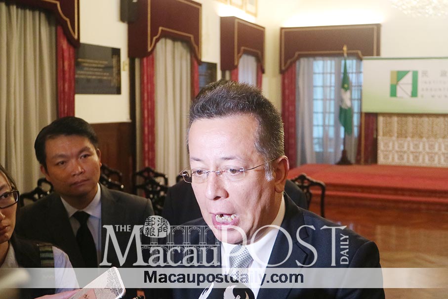 Govt to give up to 480,000 patacas to each  ex-live poultry vendor: IACM chief