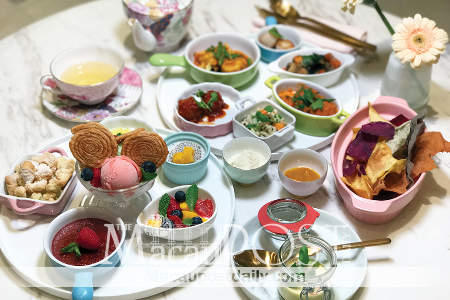 Eating healthy and colourfully at Cha Bei