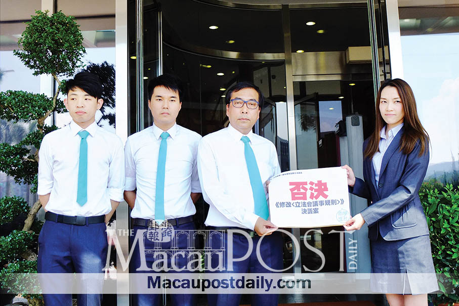 Lawmakers, activists oppose legislature’s proposed placard ban