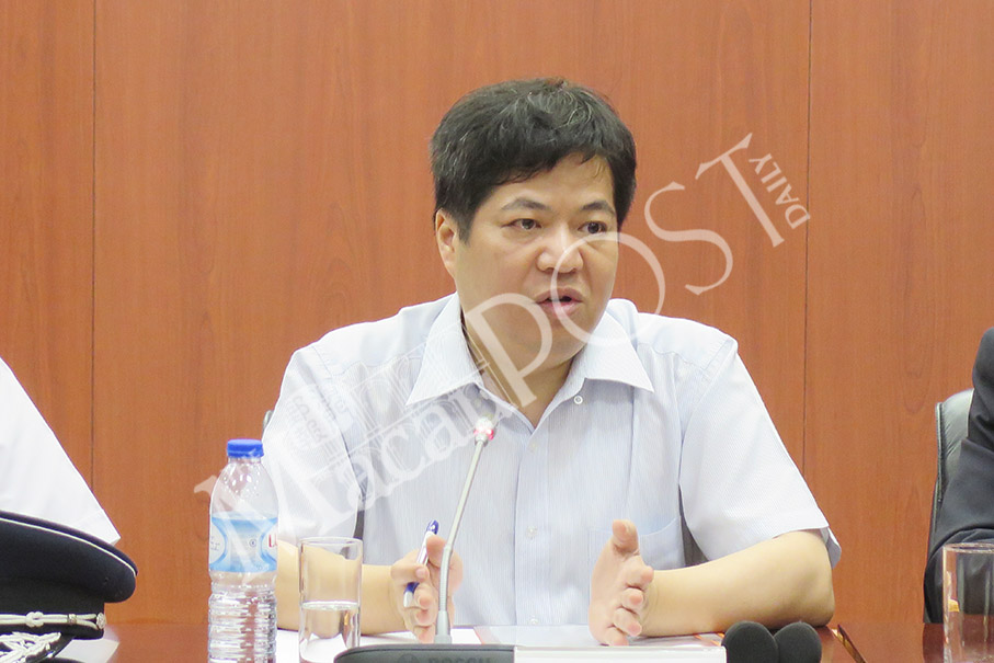 Chui launches disciplinary  process against  ex-weather chief & deputy 