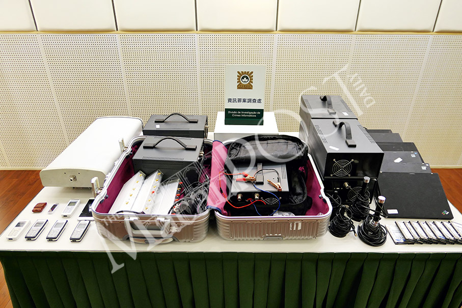 Trio nabbed for running fake base stations: police