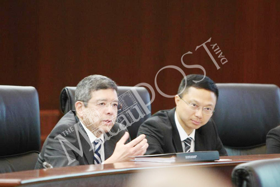 Legislators pass taxi bill