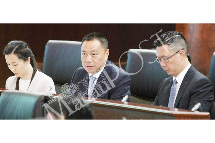 Legislature passes bill banning off-duty  gaming staff from casinos