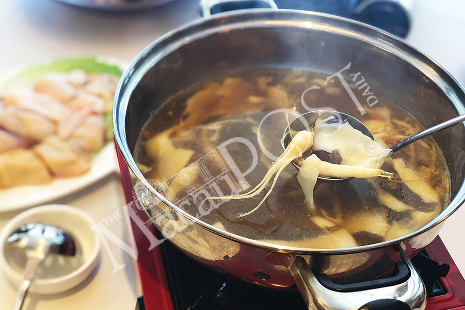 Broadway Macau  offers 60 hotpot options