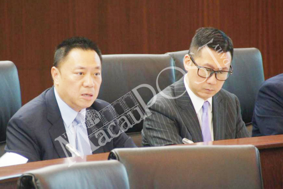 Lawmakers pass bill banning off-duty  gaming staff from casinos