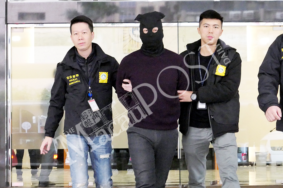 Woman cheated in blessing scam promising casino winnings