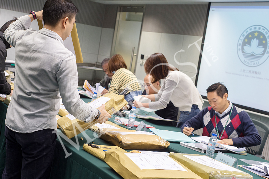 Govt to repair Gate  of Understanding