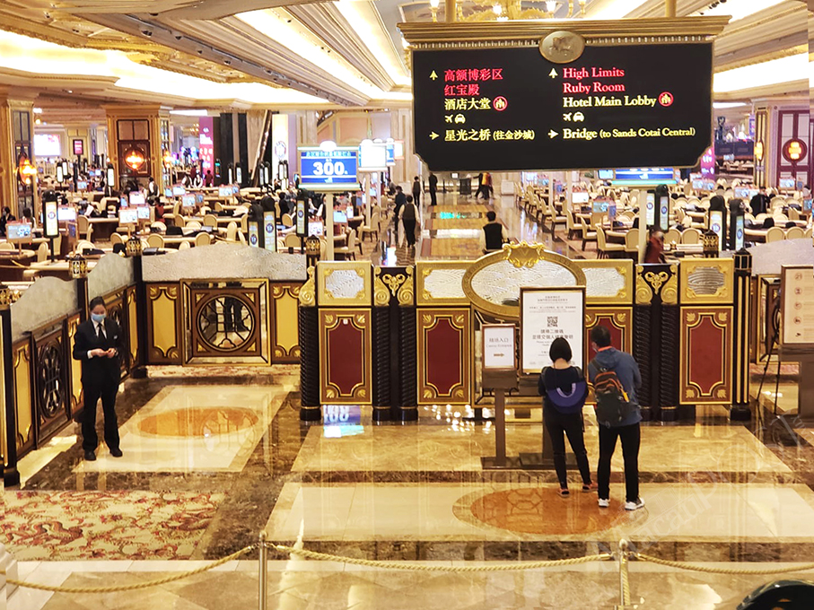 Snapshots of daily life as city fights COVID-19