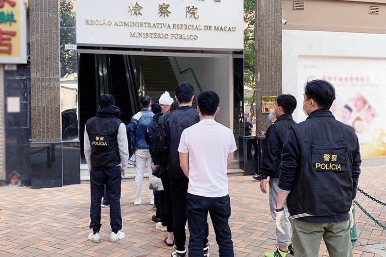 8 nabbed in people-smuggling case: police