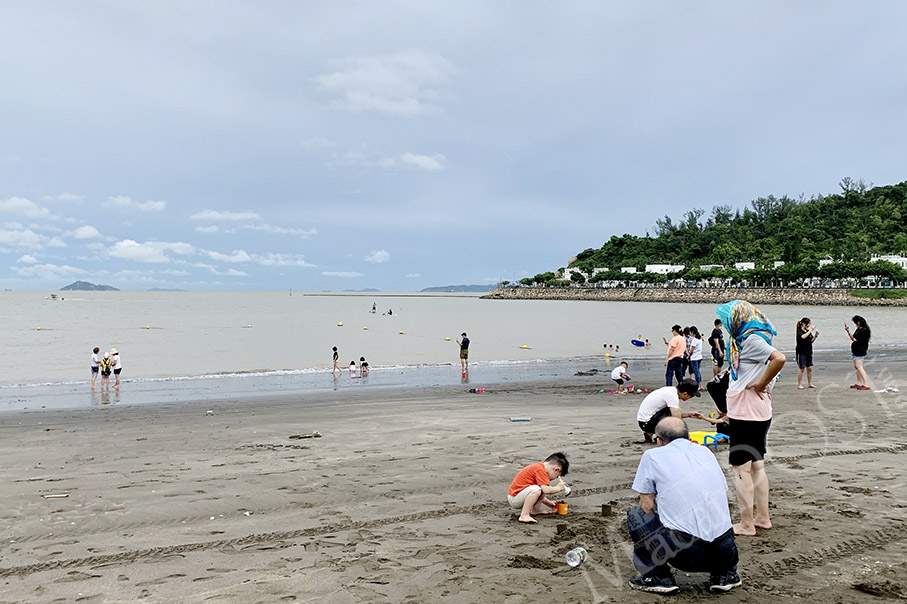 Group suggests govt set aside drive-in campsite near Hac Sa Beach