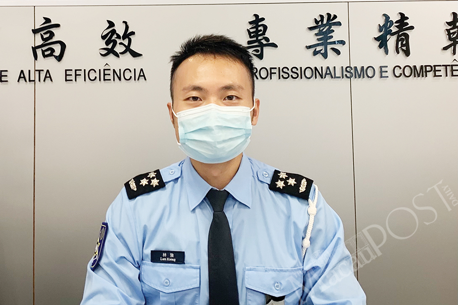 Man with theft record steals 5 bottles of wine