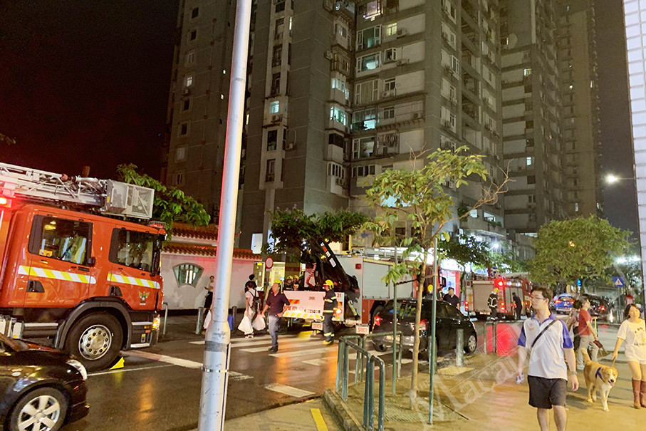 Firefighters take 3,311 suspected COVID-19 patients to hospital last year