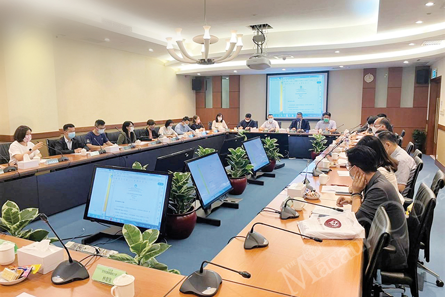 Councillor urges govt to better promote COVID-19 jabs