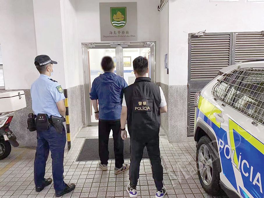 Businessman steals worker’s cash from ATM 