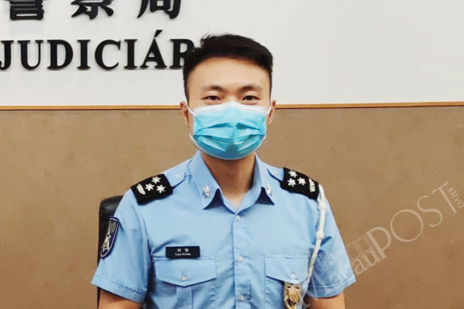 Drunk driver hits road sign, falls asleep