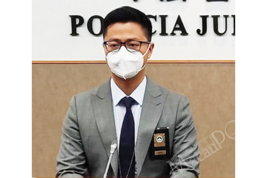 2 women fall for ‘fake police’ scams