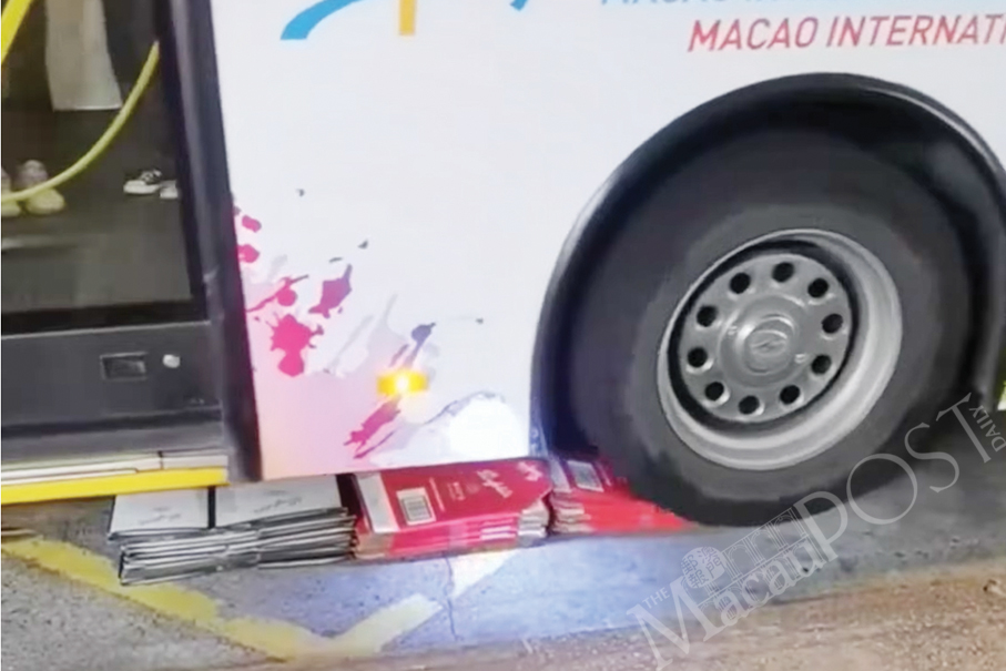 Govt continues to crackdown on people using buses to compress cardboard boxes