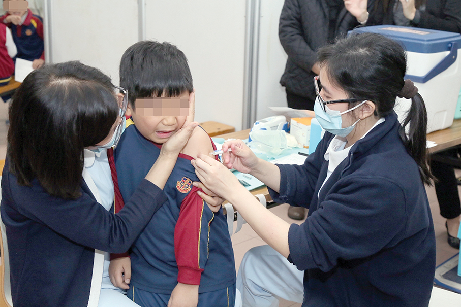 Health Bureau urges parents to get kids jabbed