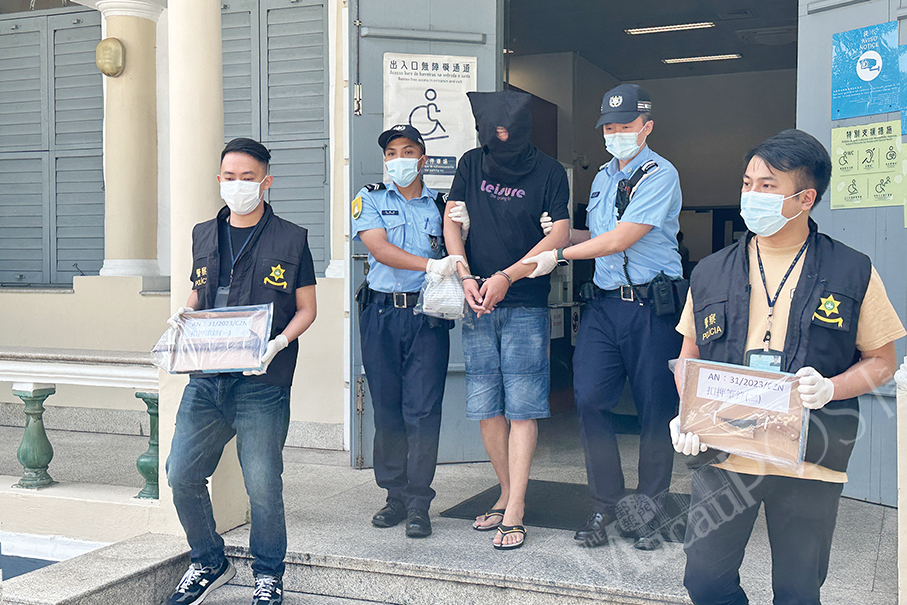 Man attacks ex-wife with hammer in revenge: police