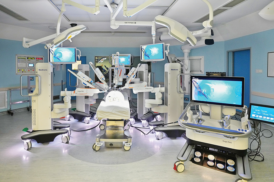 Kiang Wu Hospital completes 6 surgeries with robotic arm system