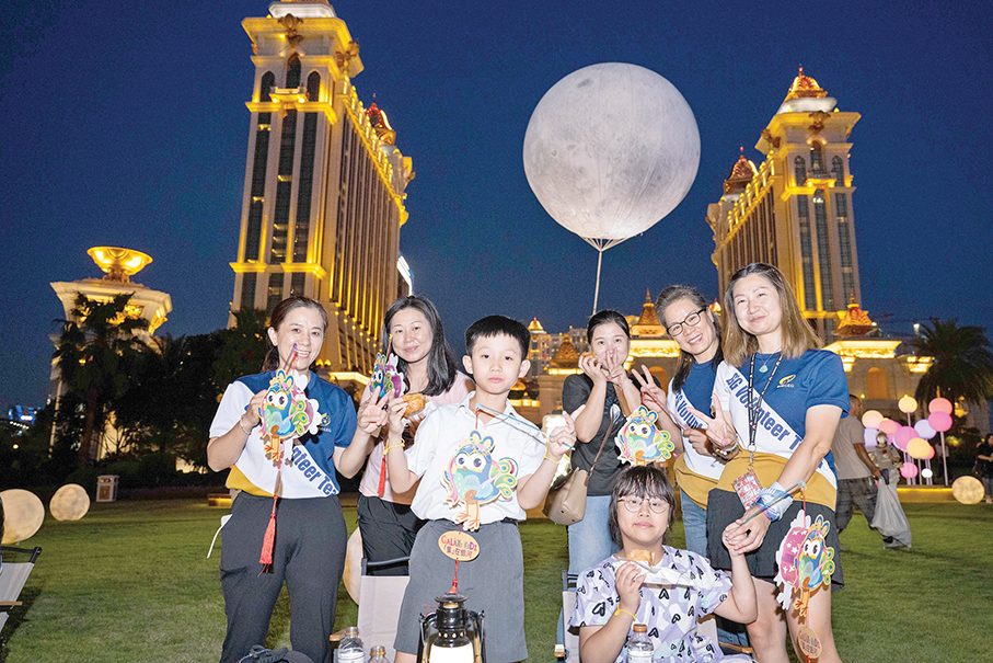 Caritas Macau service users join GEG lantern-fest