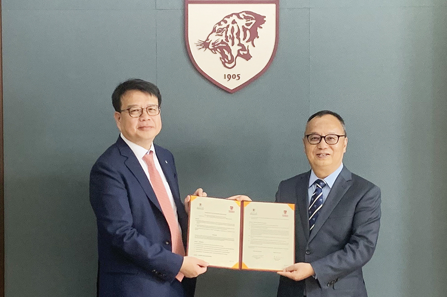 UM delegation visits S Korean universities