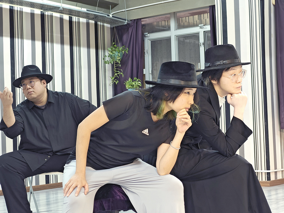 ‘The Book of Longing’  to premiere in HK