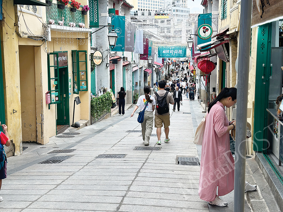 IC plans to turn Rua da Felicidade pedestrianisation ‘long-term’