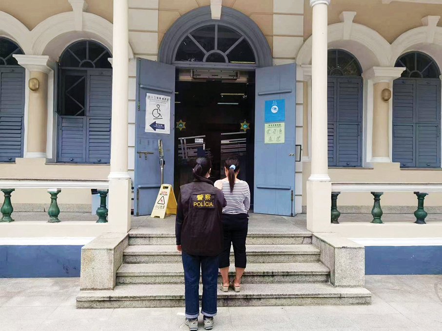 Indonesian maid steals gold ring: police