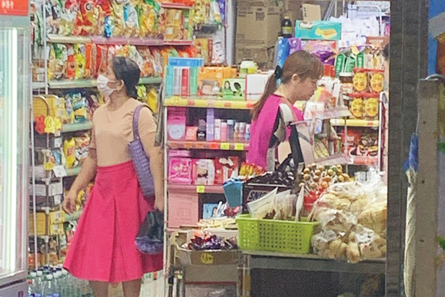 Exports rise, imports fall in Jan-April 