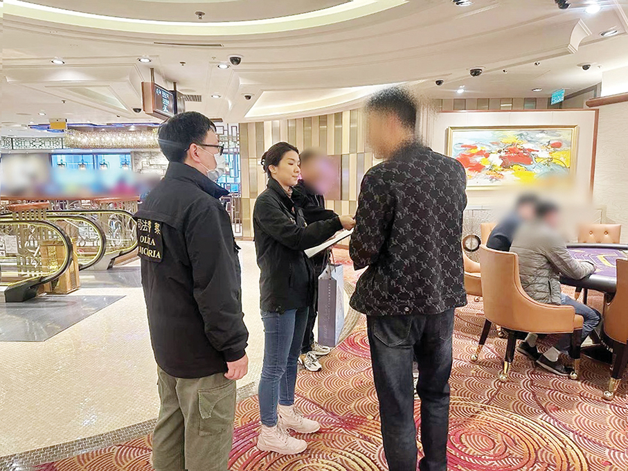 Public Security Ministry stresses nationwide crackdown on currency exchange gangs