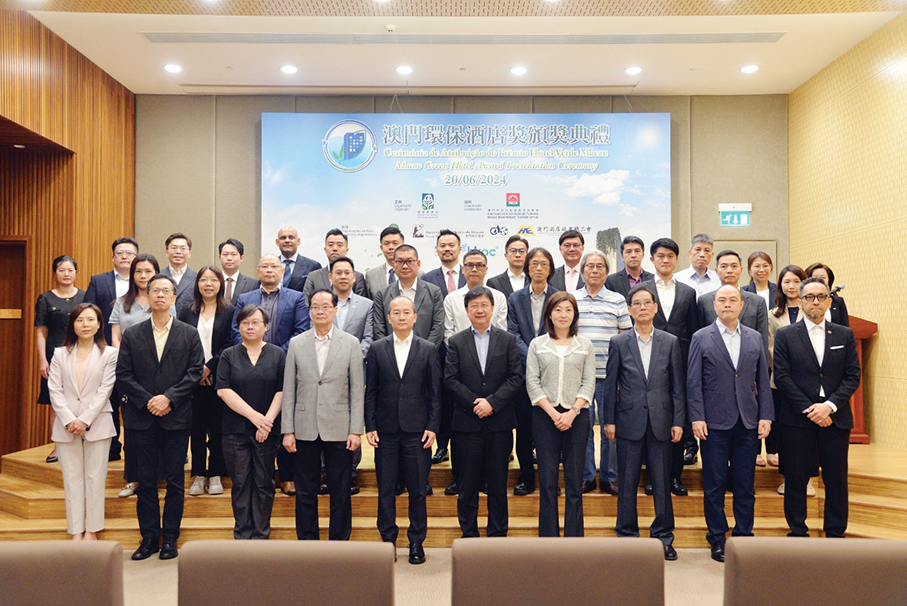 Eco-bureau to install outdoor rechargeable battery exchange cabinets for e-motorcycles: eco-chief