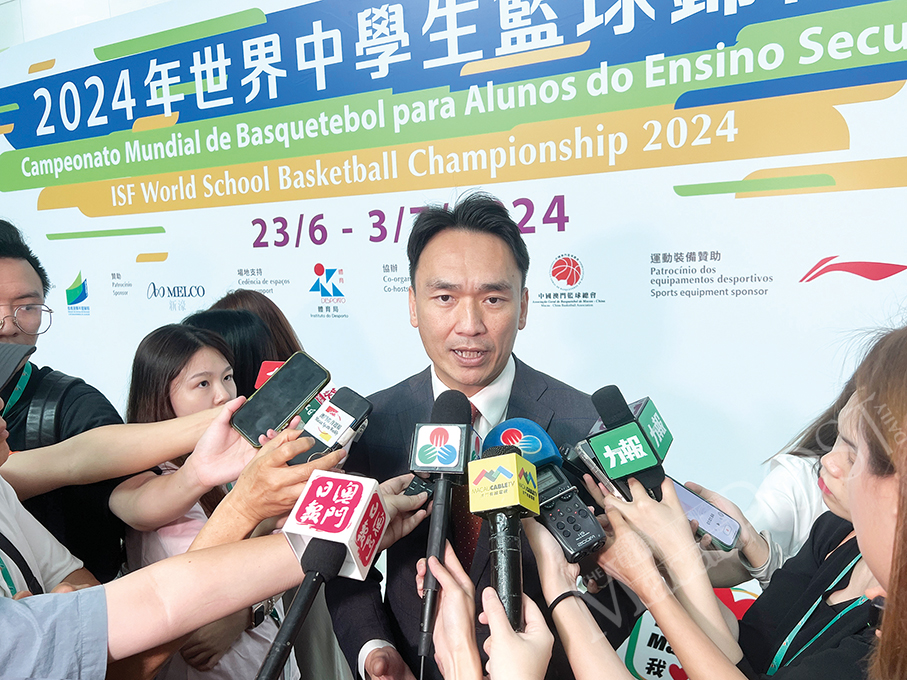 Students should know both traditional & standardised Chinese characters: DSEDJ chief