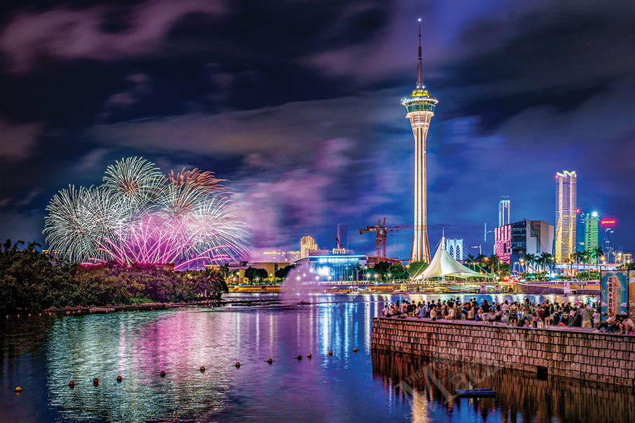 List of winners for fireworks photo, drawing contests available