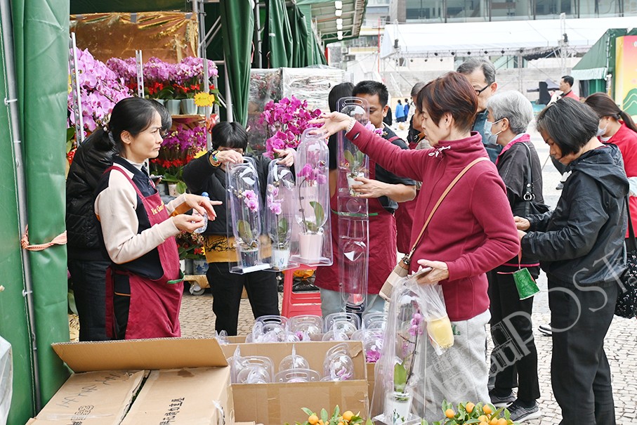 8-day CNY Market in Tap Seac opens