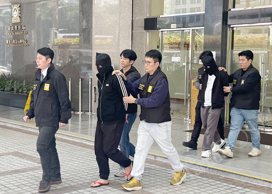Macau police arrest 2 loan sharks for falsely imprisoning gambler