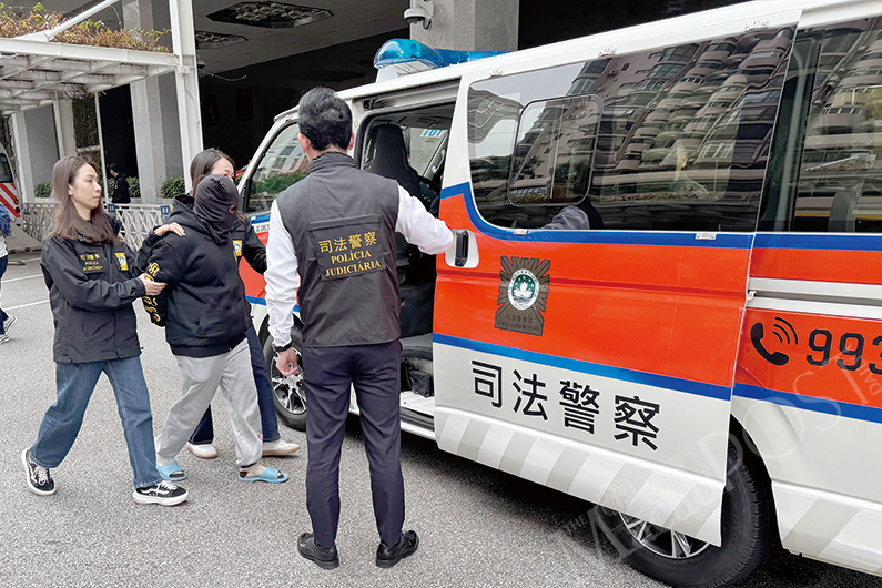 Police nab Indonesian maid for usury & improper retention of 51 ID documents 